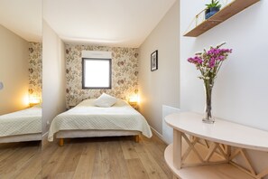 3 bedrooms, free WiFi, bed sheets - Le Cri de la Chouette - Appt avec terrasse (La Chapelle-Thouarault)
