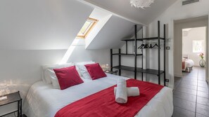 6 slaapkamers, een strijkplank/strijkijzer, gratis wifi, beddengoed
