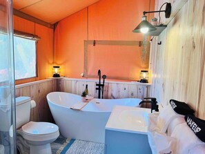 Bathroom - Tropical Glamping with Hot Tub (Punta Gorda)