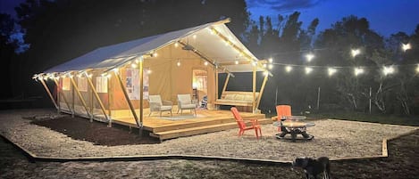 تناول الطعام بالخارج