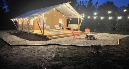 Tropical Glamping with Hot Tub