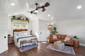 Schreibtisch, kostenloses WLAN, Bettwäsche