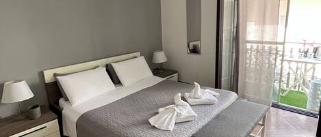 1 Schlafzimmer, Zimmersafe, Bügeleisen/Bügelbrett, Reisekinderbett