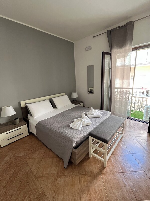 1 Schlafzimmer, Zimmersafe, Bügeleisen/Bügelbrett, Reisekinderbett