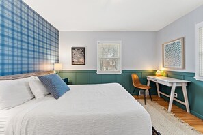 2 Schlafzimmer, Schreibtisch, Bügeleisen/Bügelbrett, Reisekinderbett