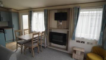 Chalet | Dining