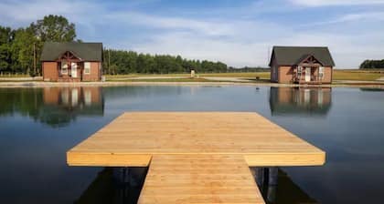 Cabin B by the Pond - King Bed - Swimming Pool