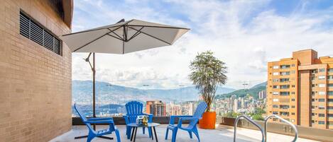 حمّام سباحة خارجي، حمّام سباحة مُدفَّأ