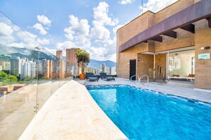 Outdoor pool, a heated pool