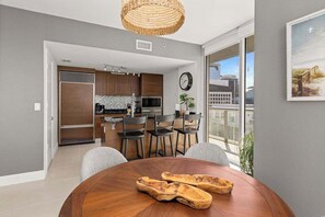 Dining - Newly Renovated 2 BR @Icon Brickell | Spa+Gym+Pool (Miami)