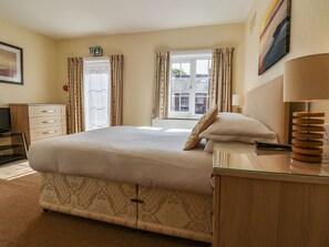 11 bedrooms, individually decorated, individually furnished, free WiFi