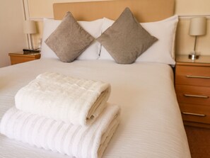 11 bedrooms, individually decorated, individually furnished, free WiFi - Lonsdale Villa (Scarborough)