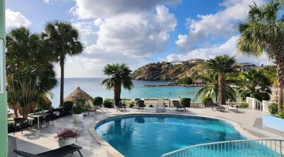 Blue Emerald Beachfront Blessing - 3BR Oceanfront