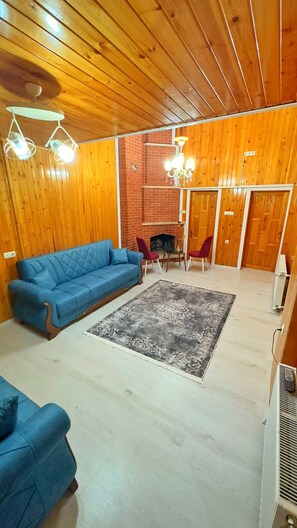 Business Apartment | Living area | Flat-screen TV - Zeren Apart 2 Centrum (Çaykara)