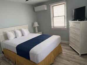 2 bedrooms, iron/ironing board, bed sheets