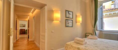 3 bedrooms, iron/ironing board, free WiFi, bed sheets