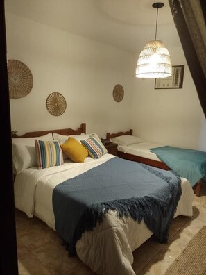 Executive Quadruple Room | Free WiFi, bed sheets - Hotel Pousada Recanto das Árvores (Búzios)