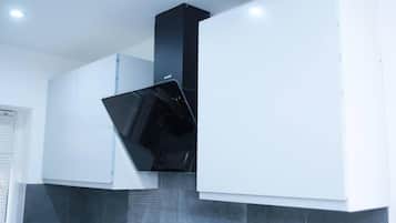 Appartement | Cuisine privée | Réfrigérateur, micro-ondes, four, plaque de cuisson