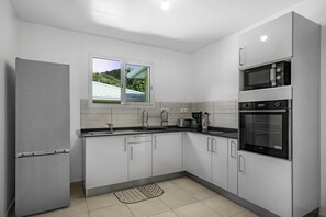 Private kitchen - Villa 3 Chambres Avec Piscine (Les Anses-d'Arlet)