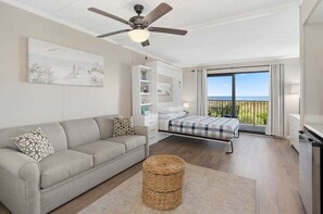 Free WiFi, bed sheets - Oceanfront Studio-Sleeps 4-Pool-Pvt Balcony-WiFi (Ocean City)