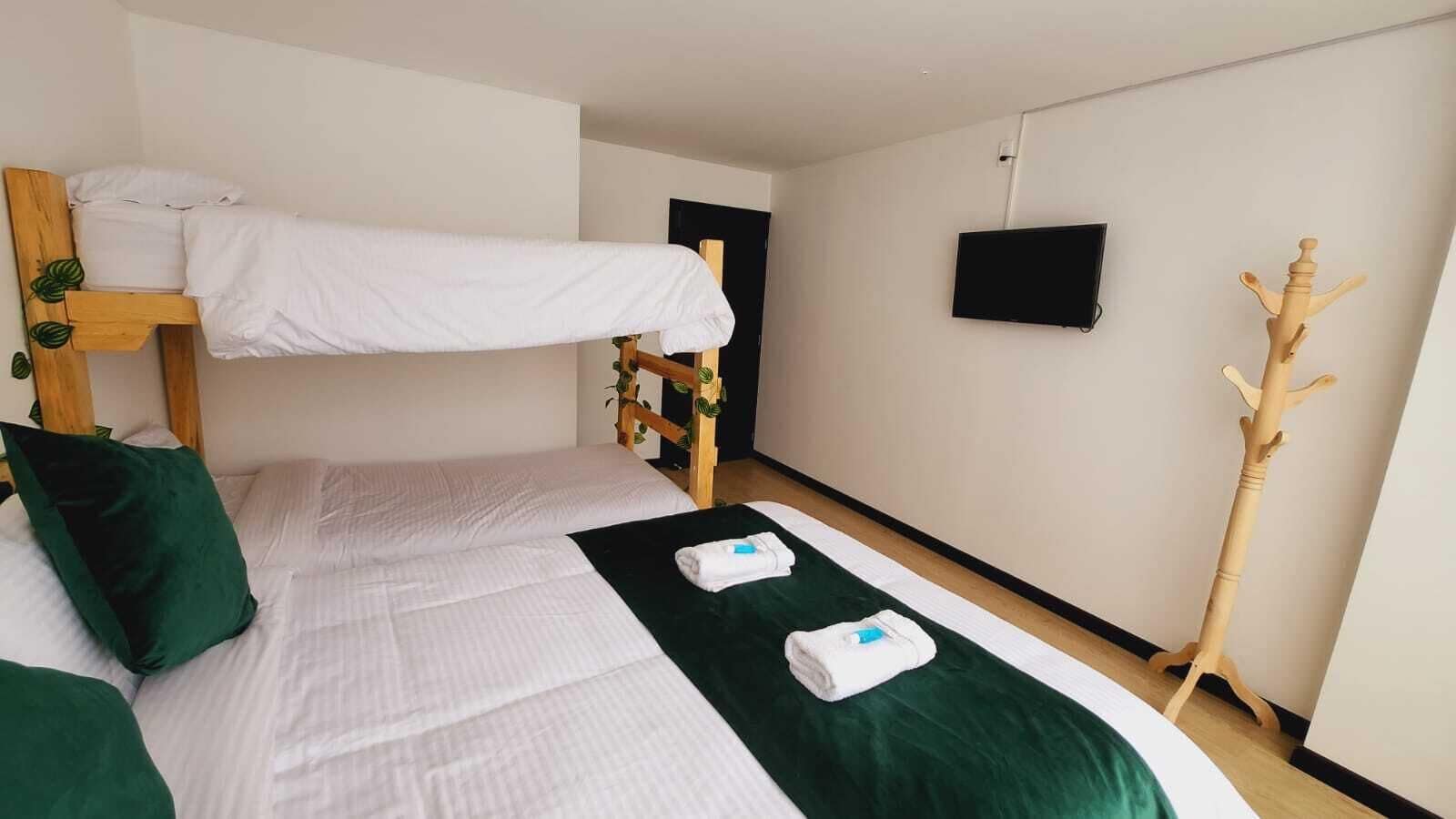 exclusive quadruple room | free wifi
