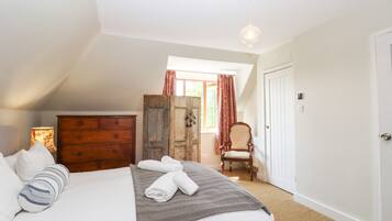 3 kamar tidur dan didekorasi berbeda-beda