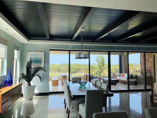 Beautifully Furnished, Newly Renovated Unit with Cook & Golfcart!