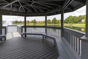 Property grounds - 10 Min to Disney • Cozy Townhome + Jacuzzi + BBQ (Kissimmee)