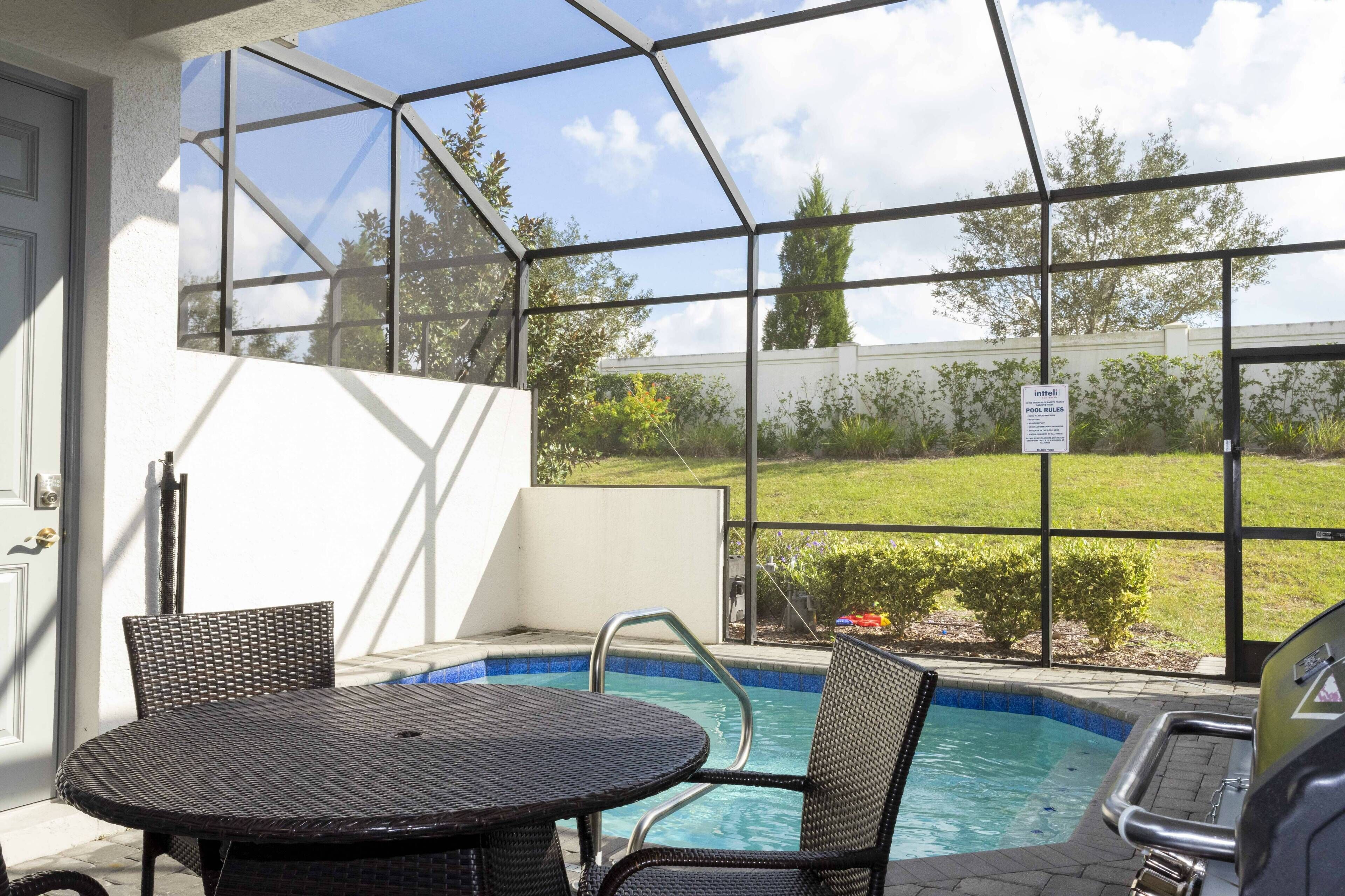 Beautiful townhome w/pool close to Disney (FET270)