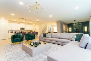 TV, video games - 9-Bedroom Solara Resort House: Family Vacation Haven (Four Corners)