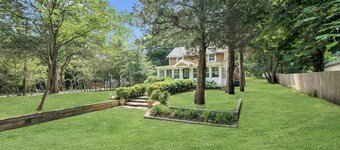 Cozy Sag Harbor Home Minutes from the Beach, Restaurants, Town Shopping