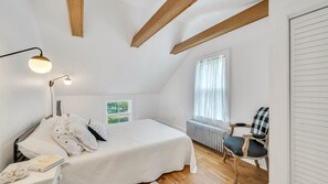 2 quartos, ferros/tábuas de passar roupa, acesso à internet