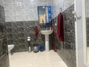 Bathroom - Jada Gzenaya (Tanger)