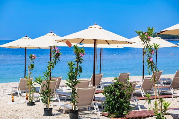 Beach - Nia Boutique Hotel by Rapos Resort (Himarë)