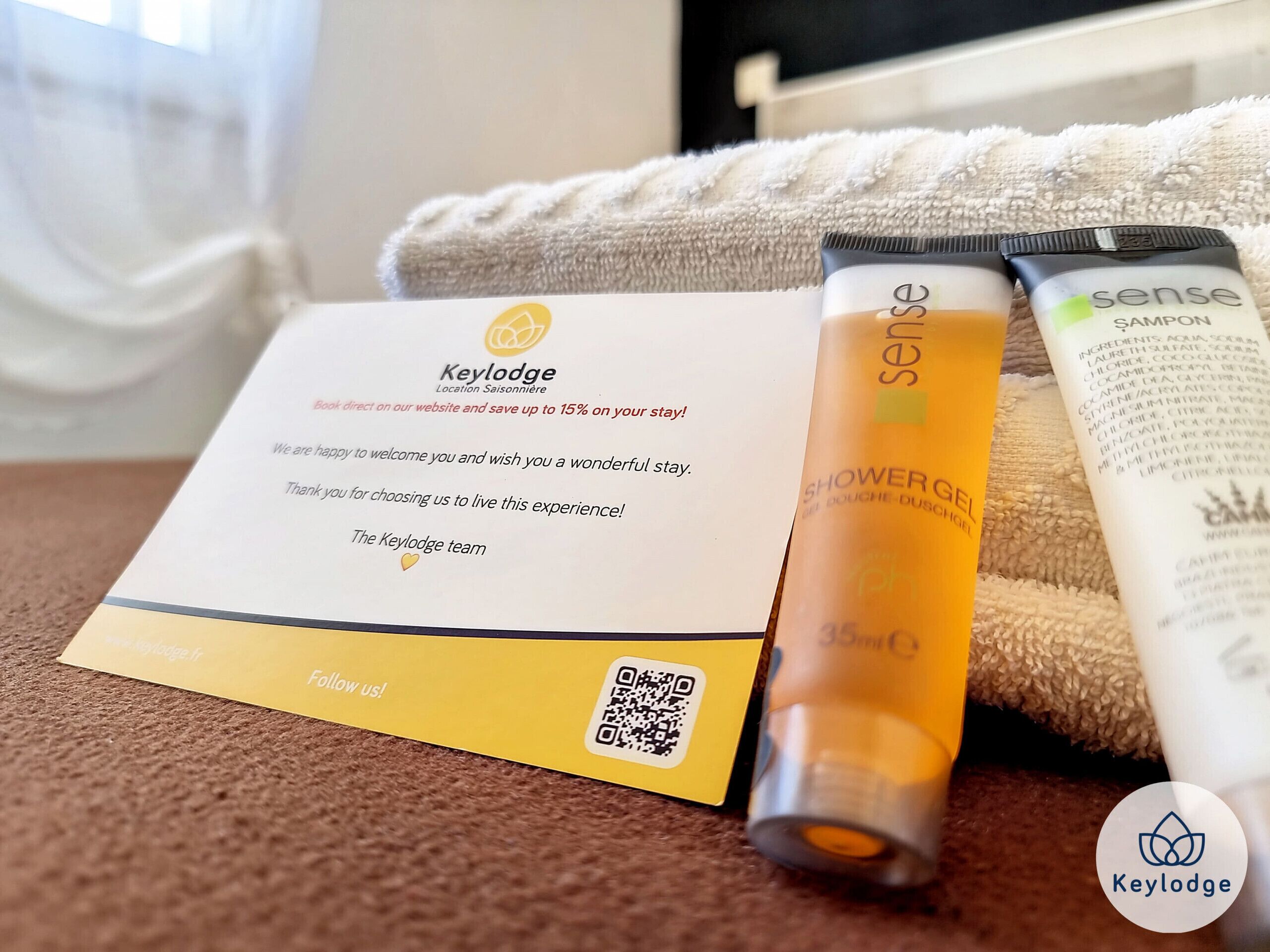 Badewanne, Haartrockner, Handtücher