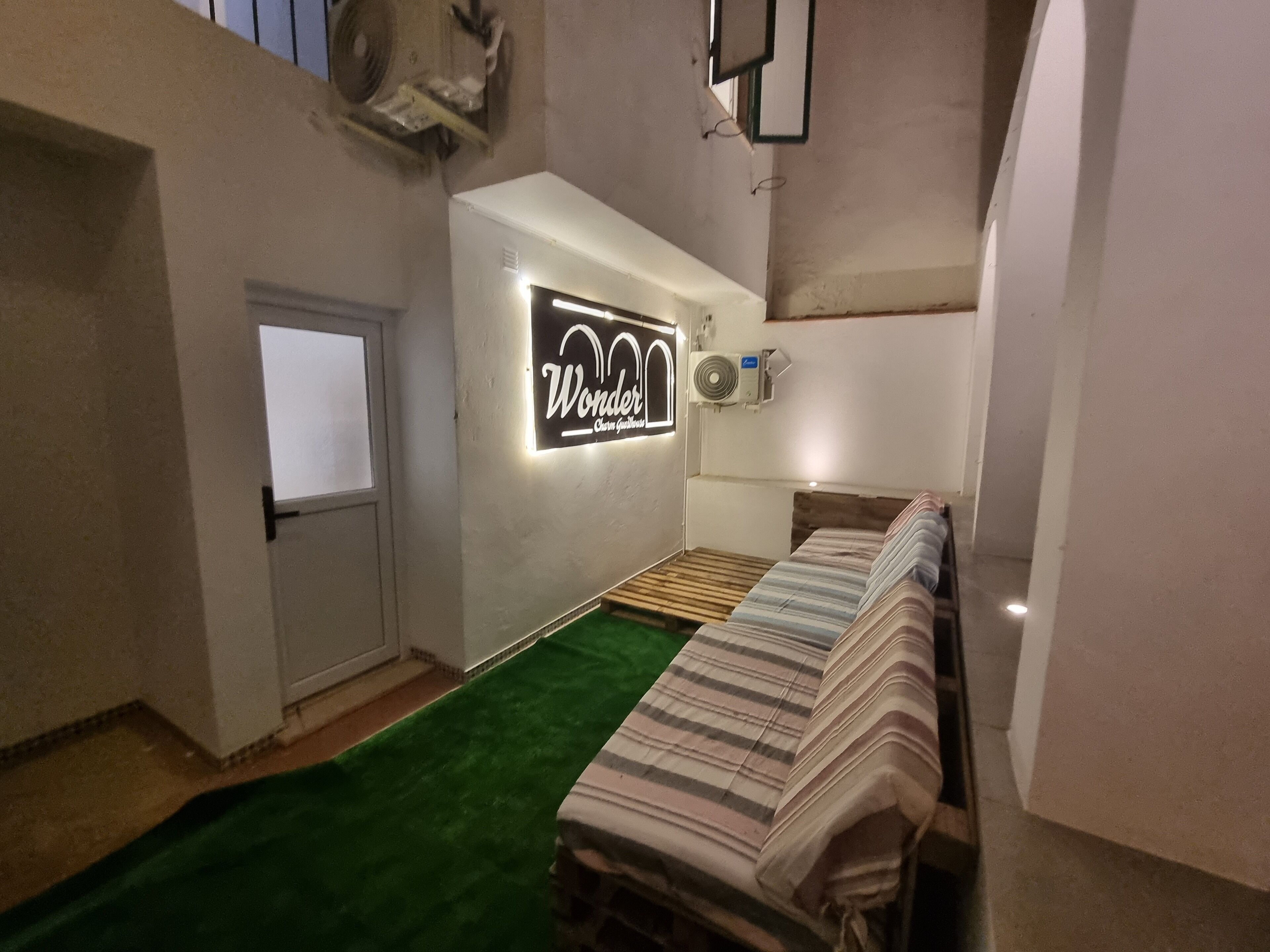 Photo - Wonder Charm Guesthouse