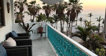 4,000 sq ft 6 bed ocean Villa w/housekeeping included!!