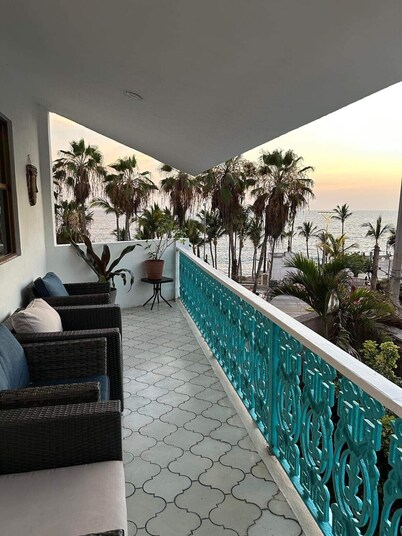 4,000 sq ft 6 bed ocean Villa w/housekeeping included!!