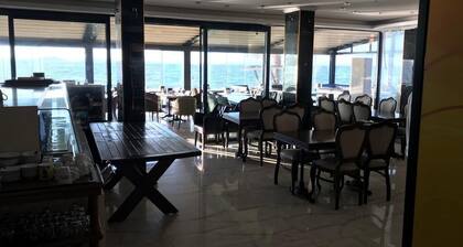 KLAZOMENAİ MARİNA HOTEL