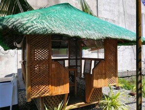 المنطقة المحيطة بالمنشأة