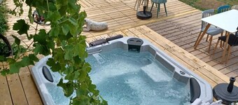 Très Grande Maison Avec Piscine et Jaccuzzi Située à 30 min au Nord D'angoulême