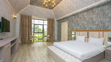 1 bedroom, premium bedding, down duvets, Tempur-Pedic beds