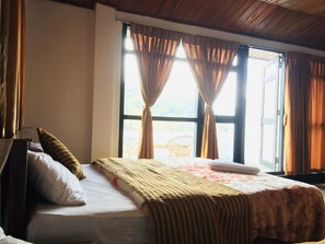 Deluxe Quadruple Room - Mount View Hotel (Nuwara Eliya)