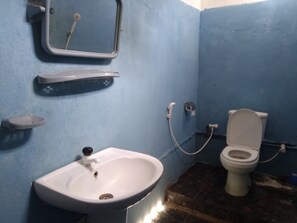 Standard-Doppelzimmer | Badezimmer