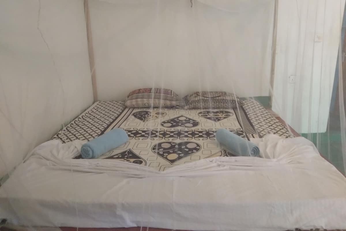 Chambre Standard double | Bureau, accès au Wi-Fi (inclus), literie fournie