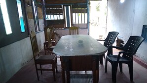 Restaurant - Summer Garden Arugambay  (Arugam Bay)