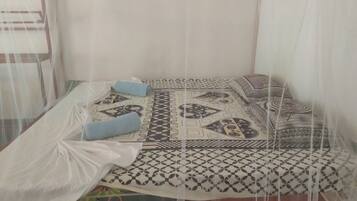 Kamar Double Standar | Meja kerja, Wi-Fi gratis, dan seprai linen