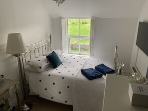 2 habitaciones, tabla de planchar con plancha y wifi gratis 