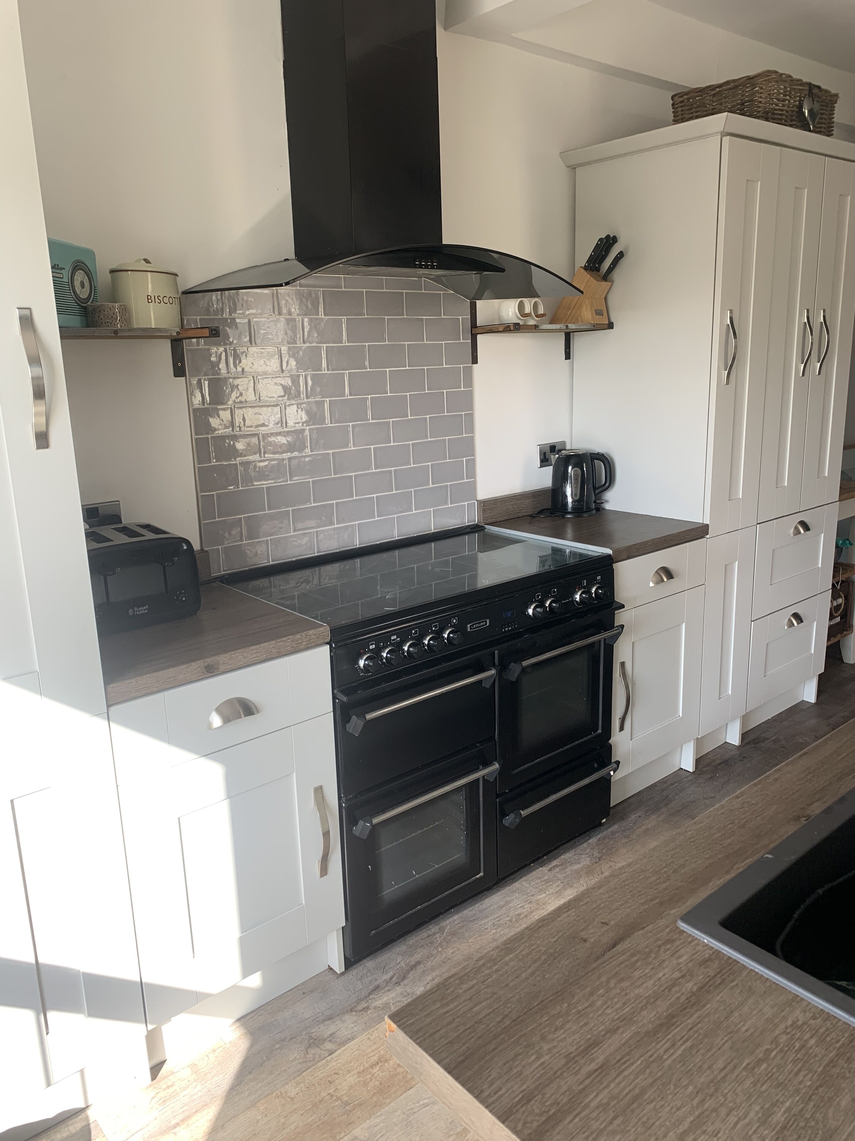 House, Multiple Beds | Private kitchen | Fridge, microwave, oven, stovetop