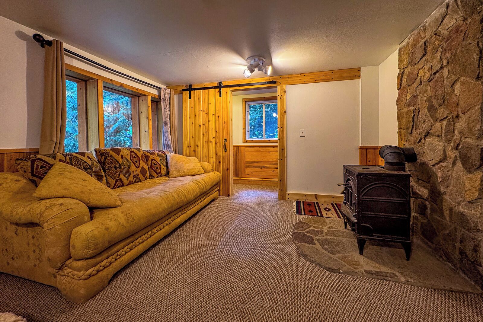 Téléviseur connecté, jeux vidéo, livres, chaîne audio